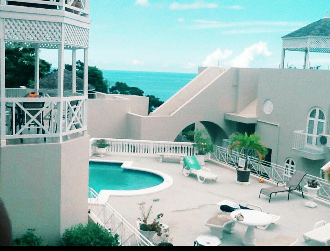 Sky Castles H6 Apartment *