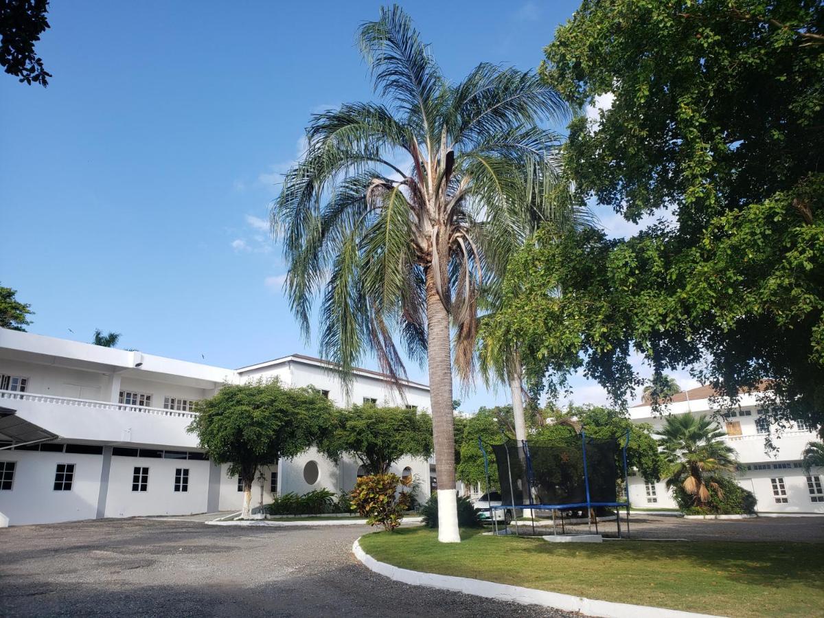 Sea Shell Palms, Bed & Breakfast Ocho Rios