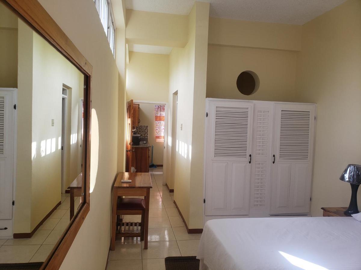 Sea Shell Palms, Bed & Breakfast Ocho Rios