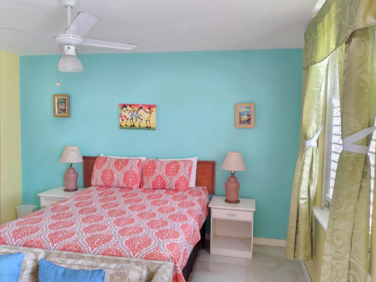 Seacastles By The Beach/pool Apartahotel