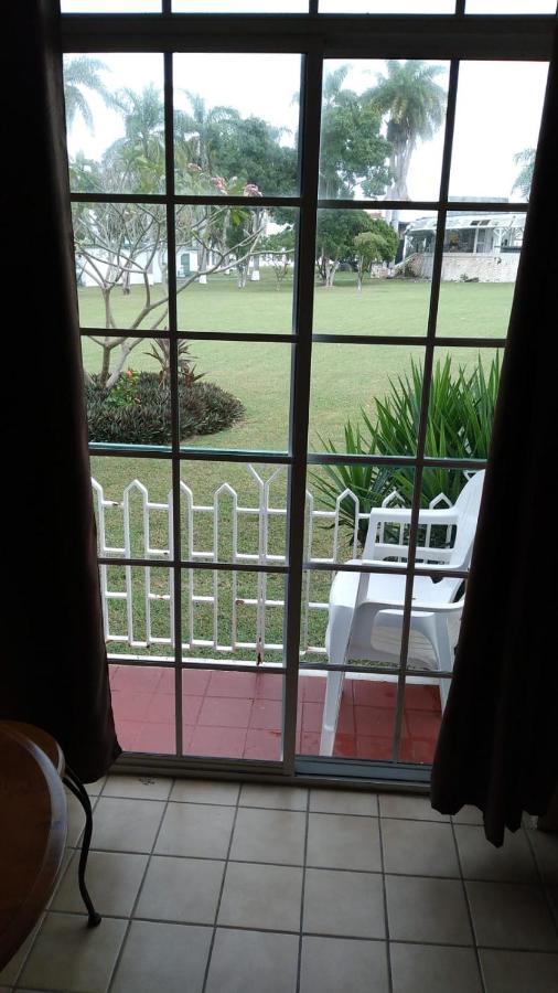 Seacastles By The Beach/pool Apartahotel Montego Bay