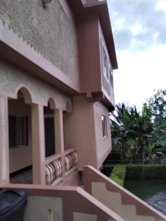 Becaville Bed and breakfast