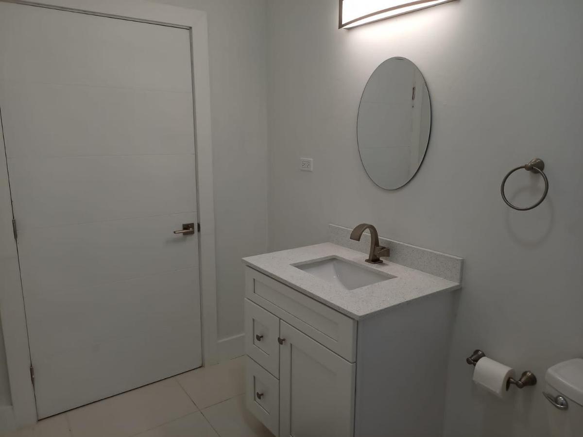 Villa Luxury 2 Bedroom Rooftop Pool View Unit #3 *
