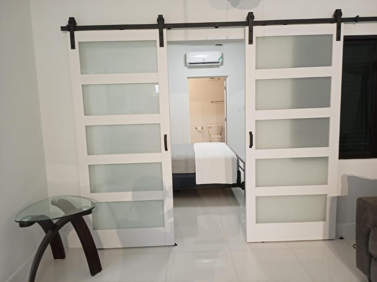 Villa Luxury 2 Bedroom Rooftop Pool View Unit #3 *