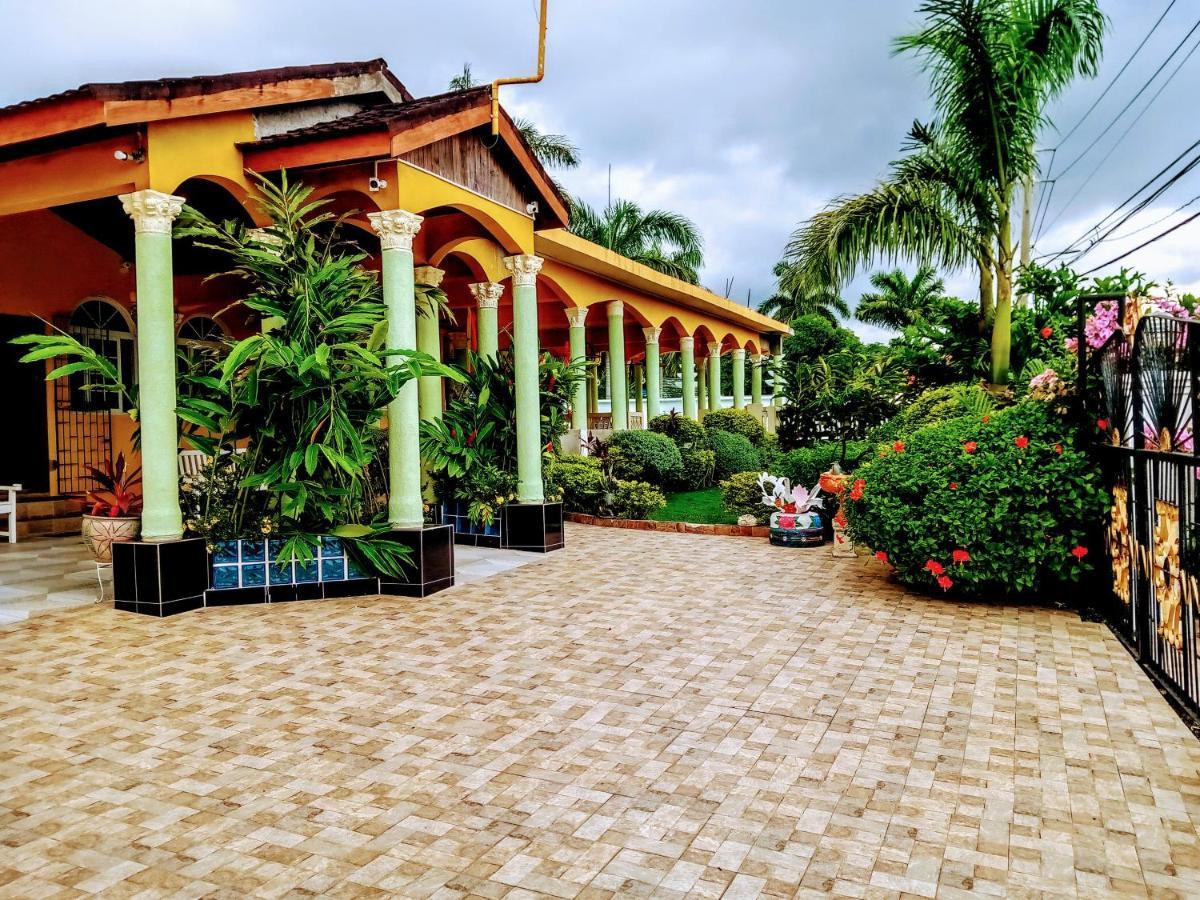 Pensión Chateau Margarita Ja *