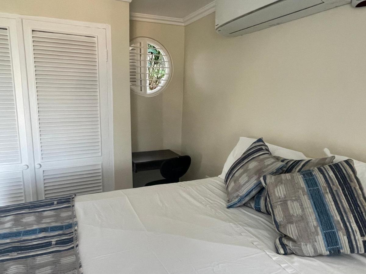 Apartment Hummingbird Retreat - Luxury Oceanview Apt, 7-minute Walk To *