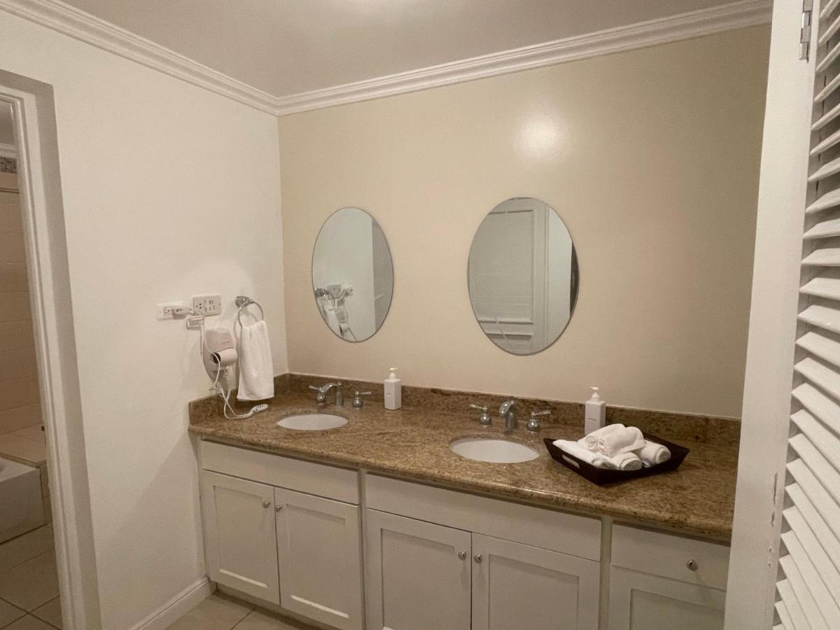 Hummingbird Retreat - Luxury Oceanview Apt, 7-minute Walk To