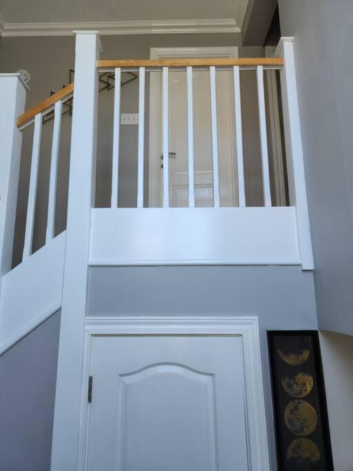 Modern Luxury 2-bedroom 2.5-bathroom Townhouse Holiday home *