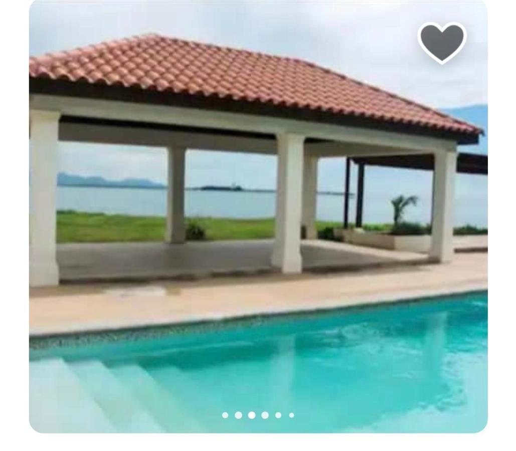 Large Luxurious Front At Bayfront * Portmore