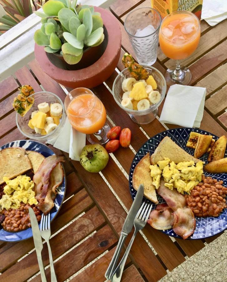 Apartment Garden Apartment-Beach-5Min Drive, 1 Hr Montego Bay, 25 Mins Ocho Rios, Welcome Breakfast Basket *