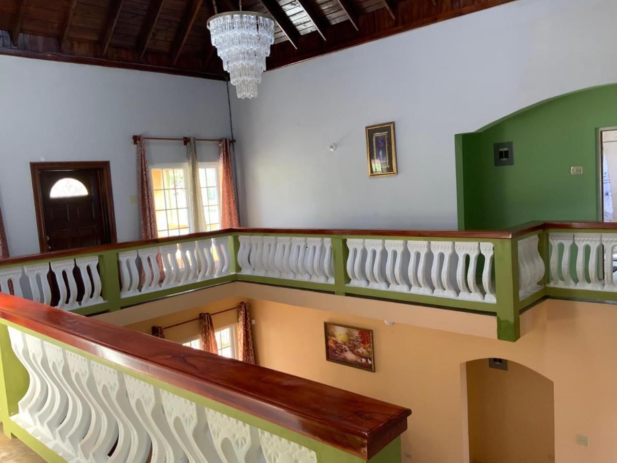 Holiday home Poinciana House *