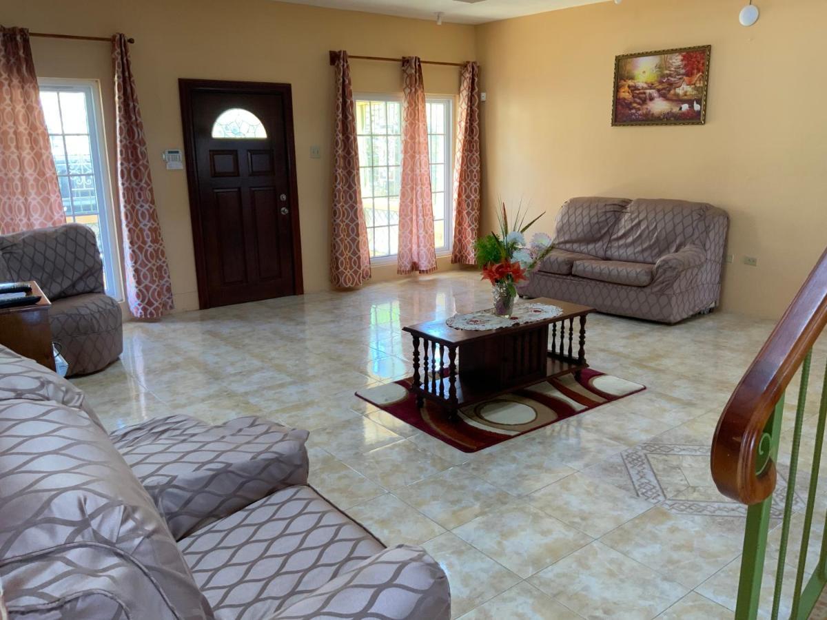 Holiday home Poinciana House