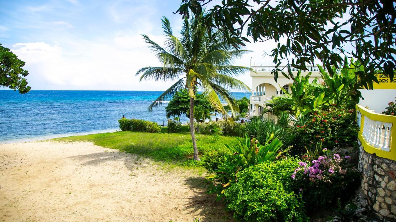 House Of Erabo Guest house Runaway Bay