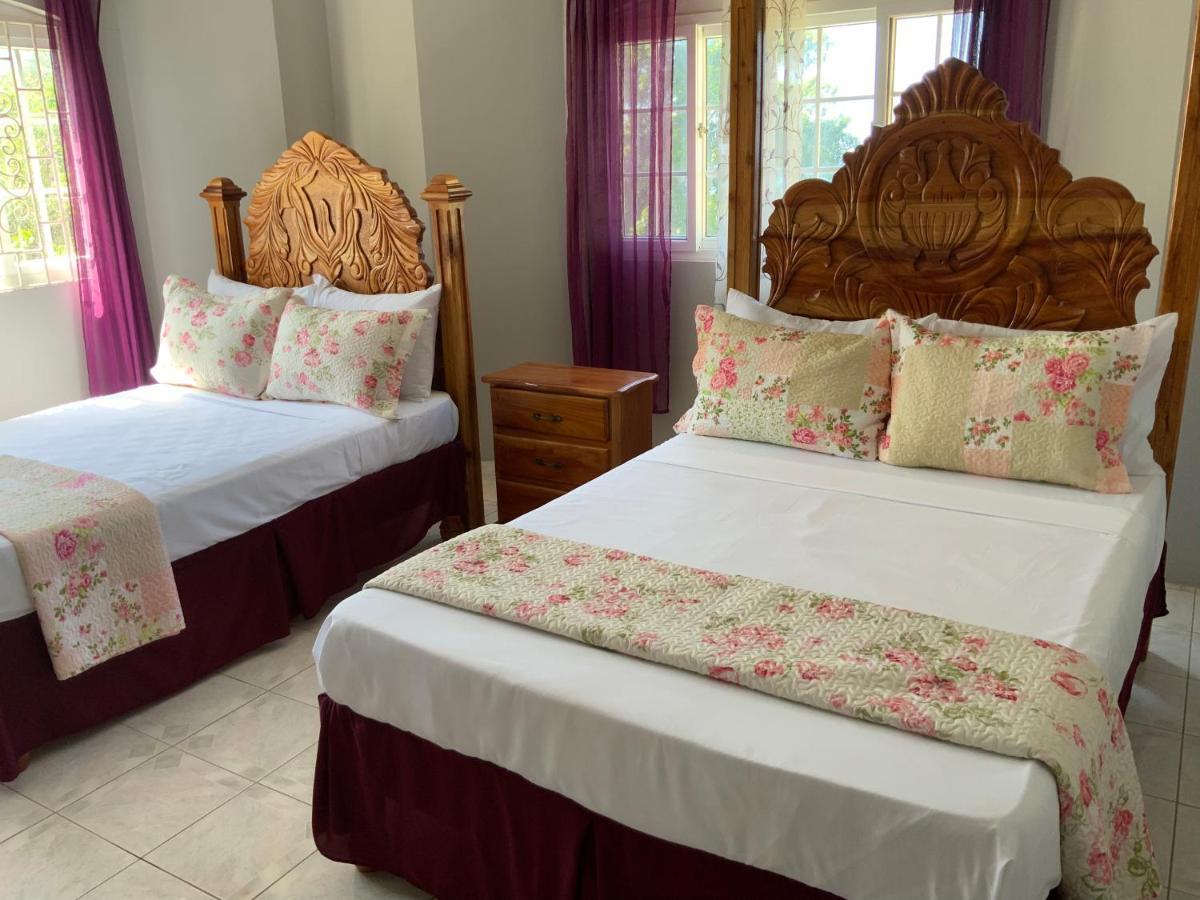 Holiday home Poinciana House *