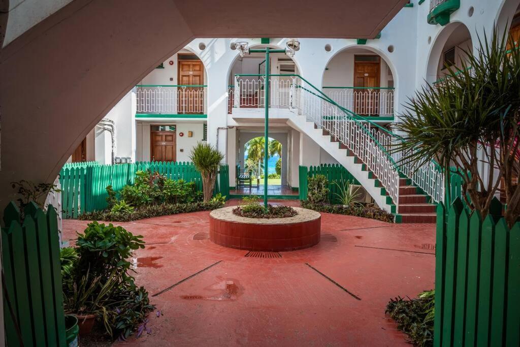 Apartment Cozy W/ocean View, Pool & Access Montego Bay
