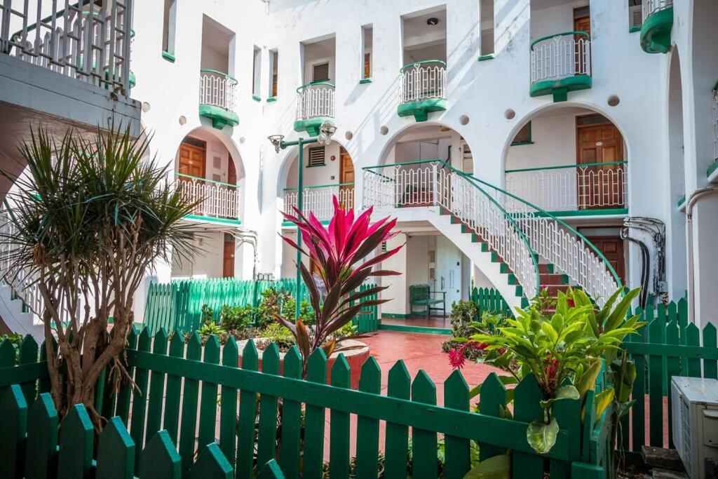 Cozy W/ocean View, Pool & Access Montego Bay