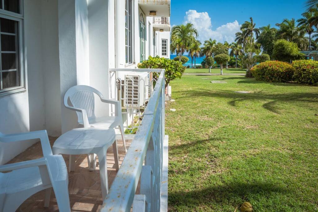 Apartment Cozy W/ocean View, Pool & Access