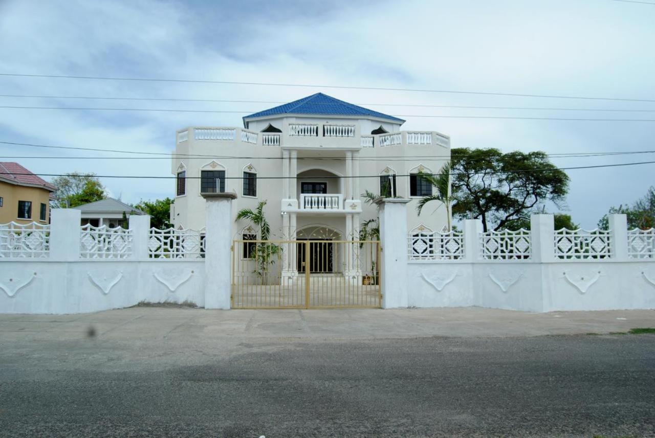 Apartment Little Savoy New Runaway Bay