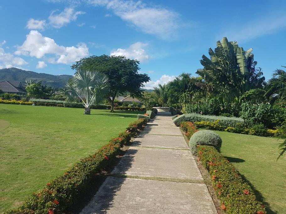 - Heroes Villa, Ac, Security, Access To Pool, Playground & Private - Welcome Breakfast Basket