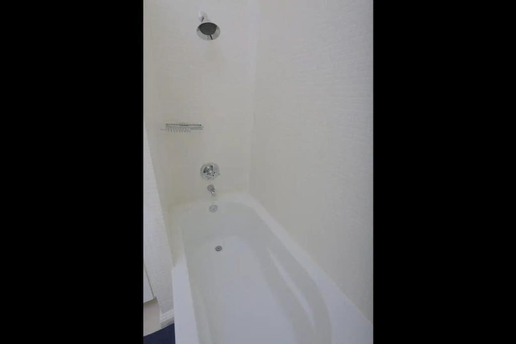 - Heroes Villa, Ac, Security, Access To Pool, Playground & Private - Welcome Breakfast Basket