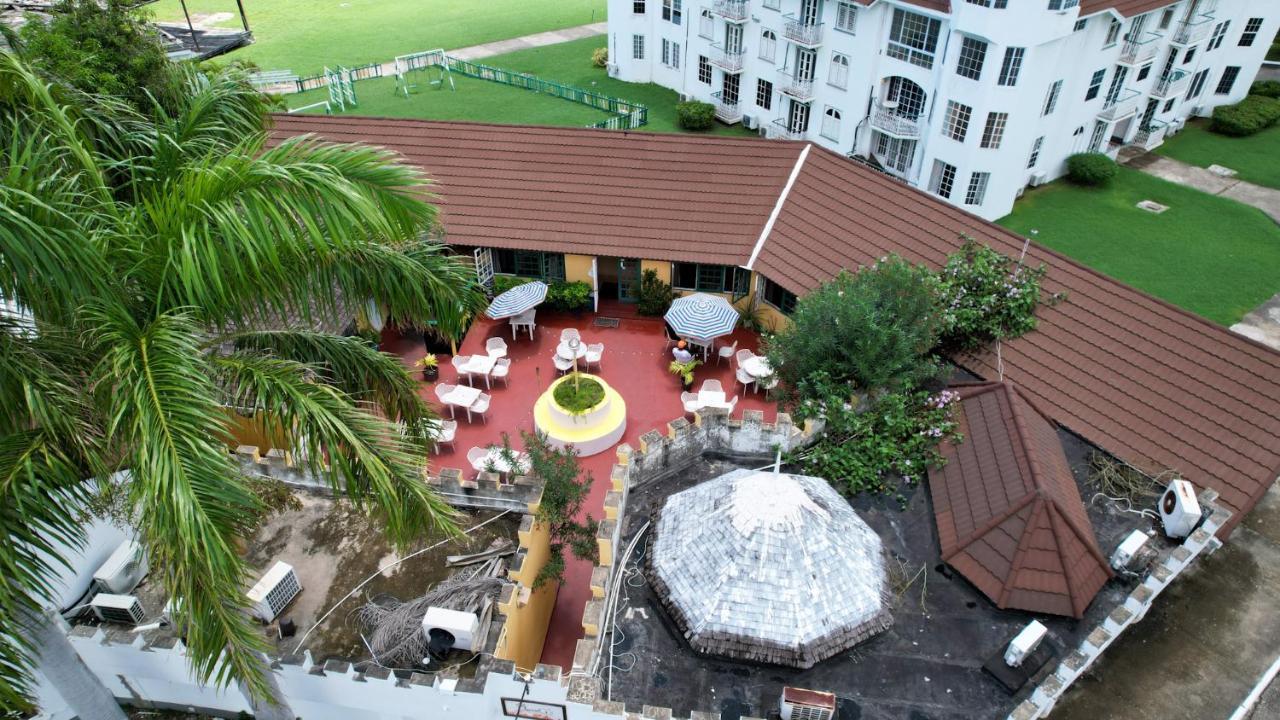 Seacastles By The Beach/pool Apartahotel Montego Bay
