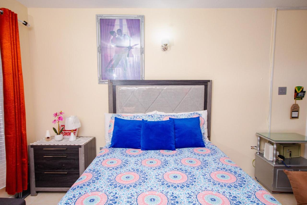 Apartahotel Columbus Heights Ocean View Sleeps1-2 Person Ocho Ríos