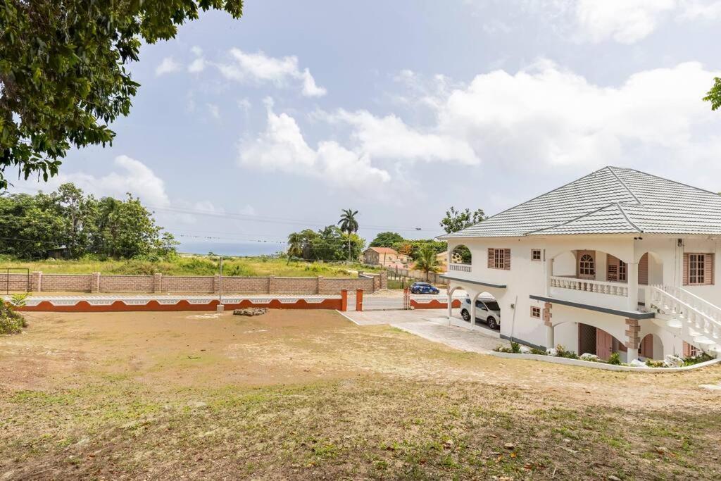 Shaw Park Gem Apartment Ocho Rios