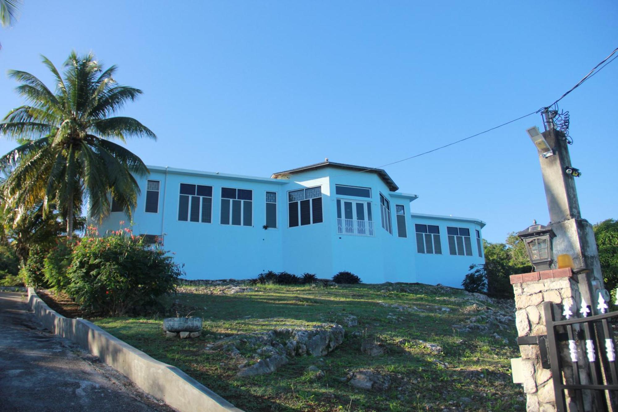 Holiday home Sunshine Lodge: Your Away From