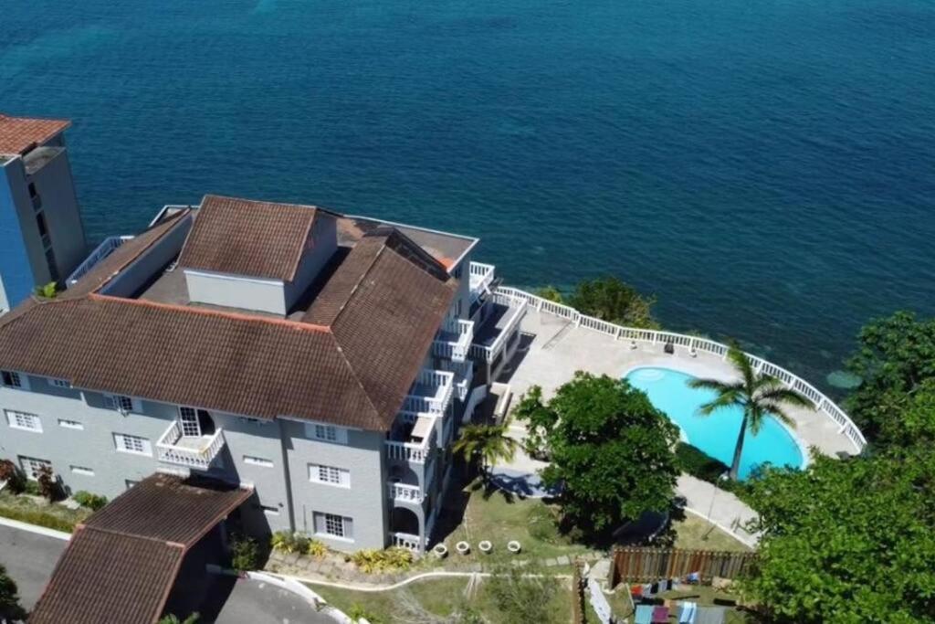 Tower Isles With Sea Views *