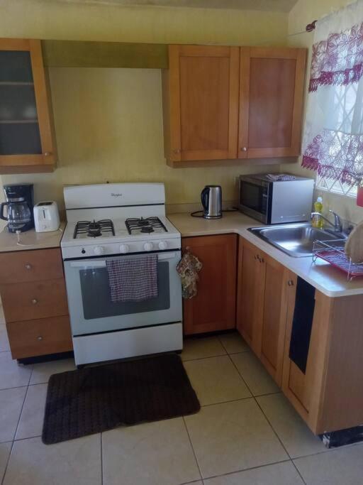 Cheerful 2-bedroom In Garden Falmouth