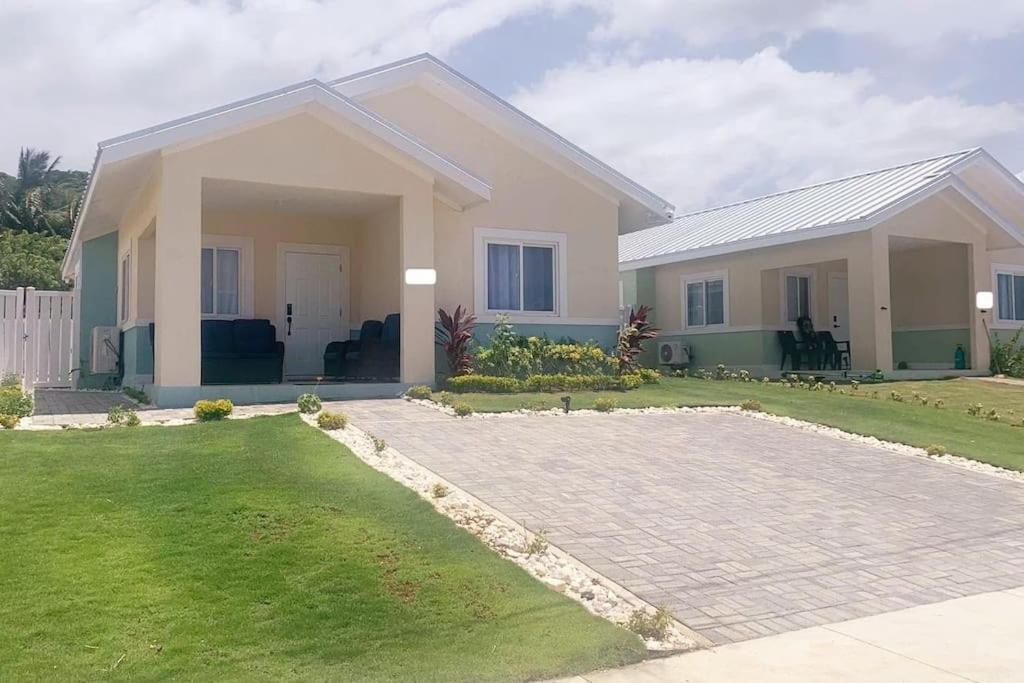Welcome To Our Ocean View Villa! Villa Lucea