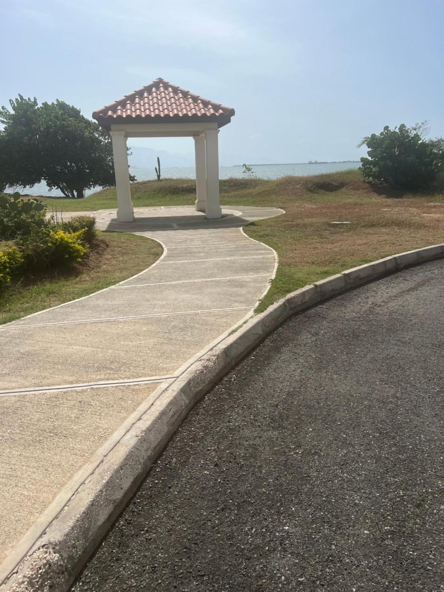 Bayfront & Apartment *