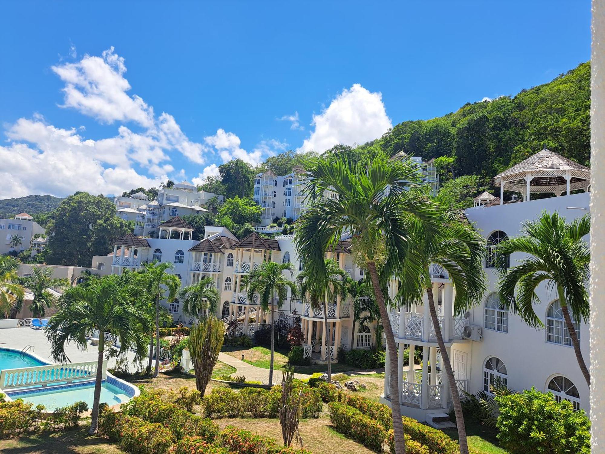 Ivory Tower Apartamento