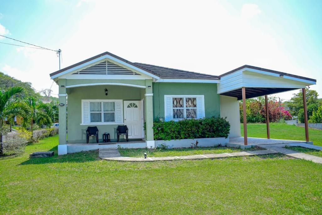 Harmony La Vista Holiday home Runaway Bay