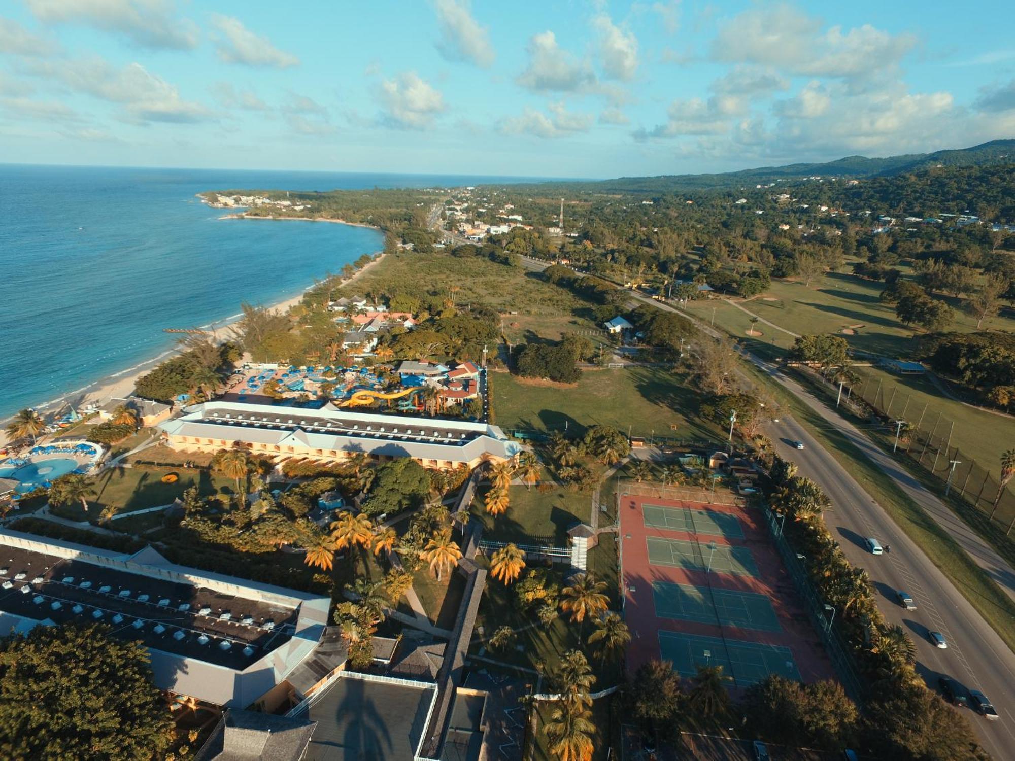 Little Savoy New Runaway Bay