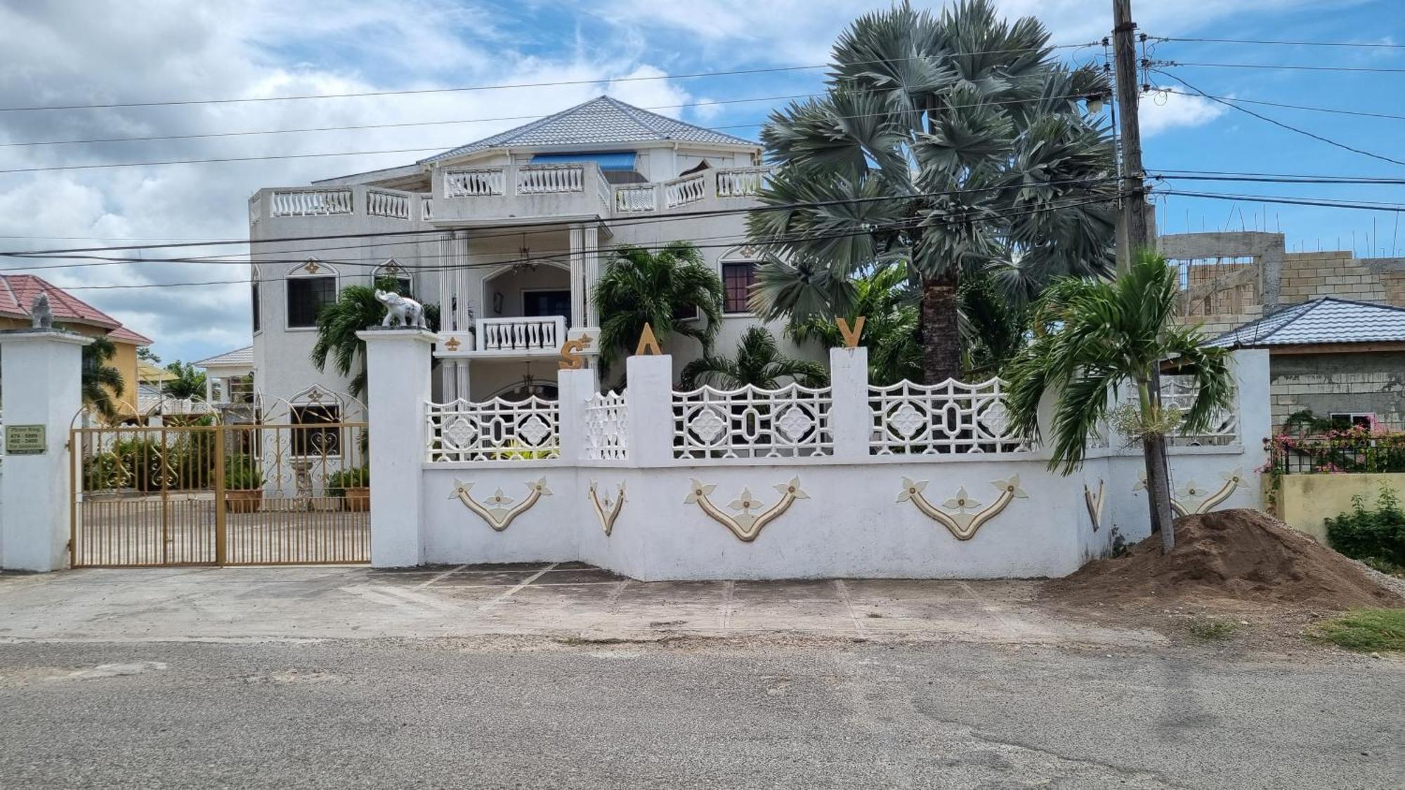 Apartment Little Savoy New Runaway Bay