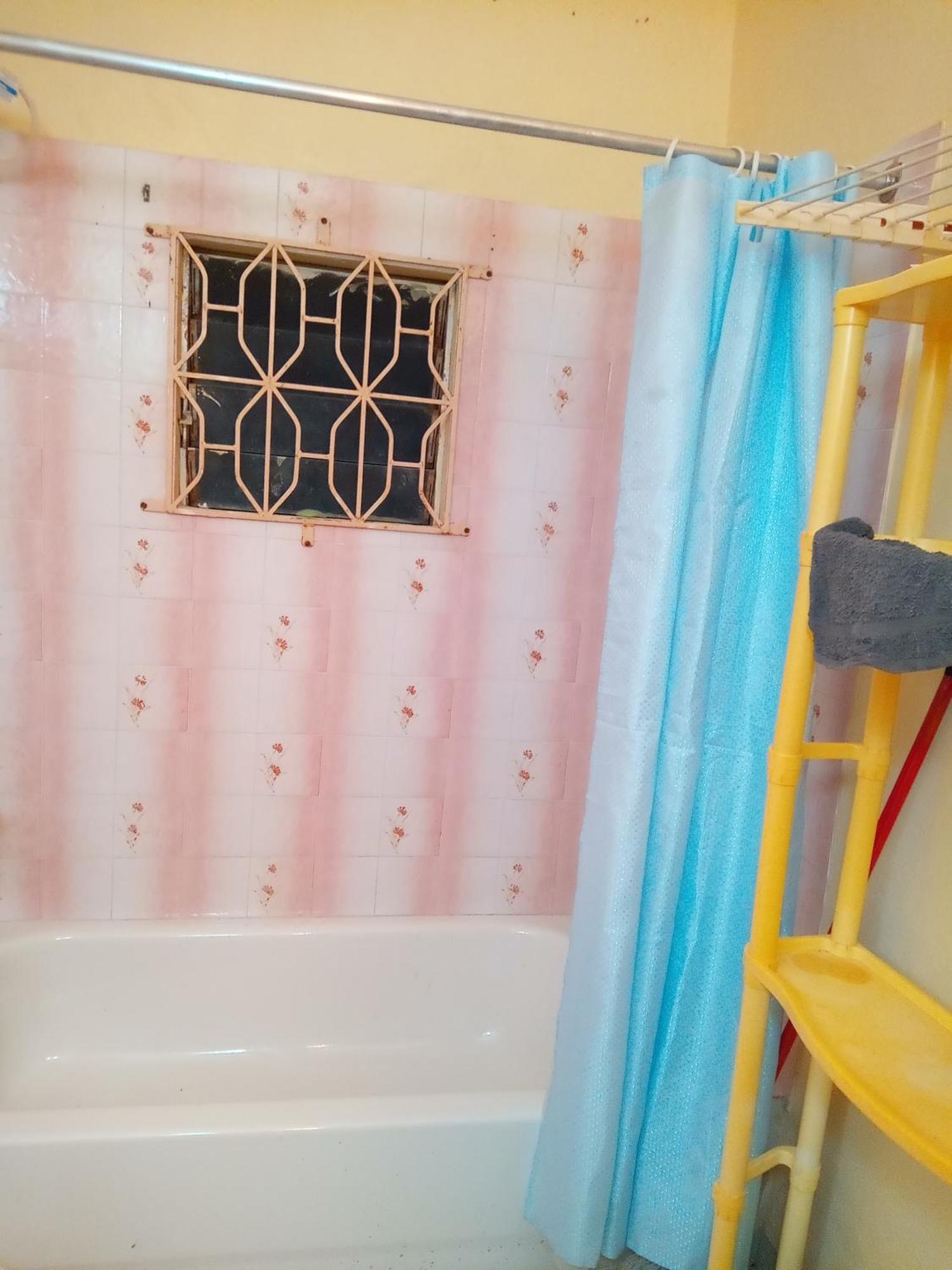Boothe's Palace Apartment *