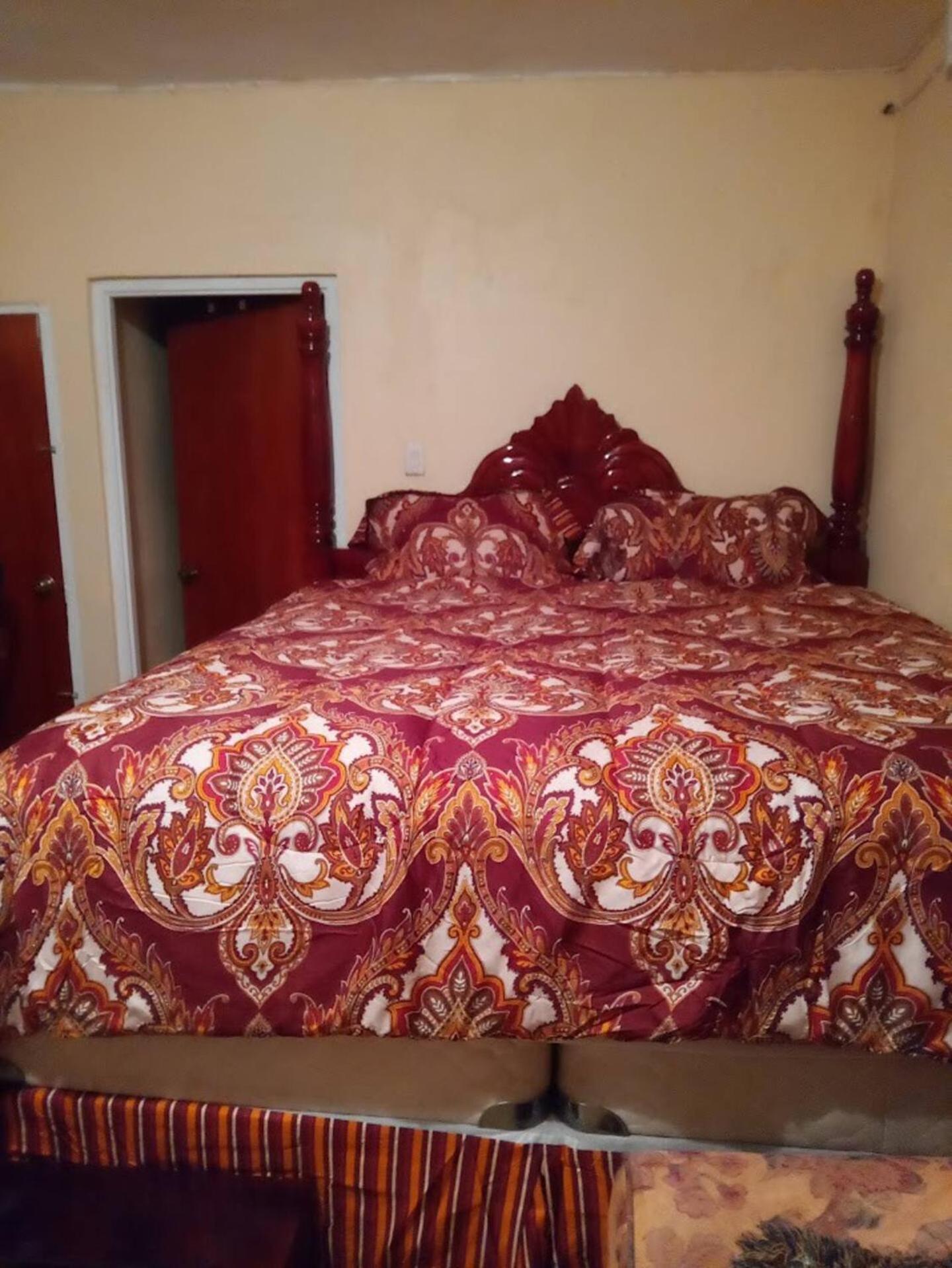 Boothe's Palace Apartment