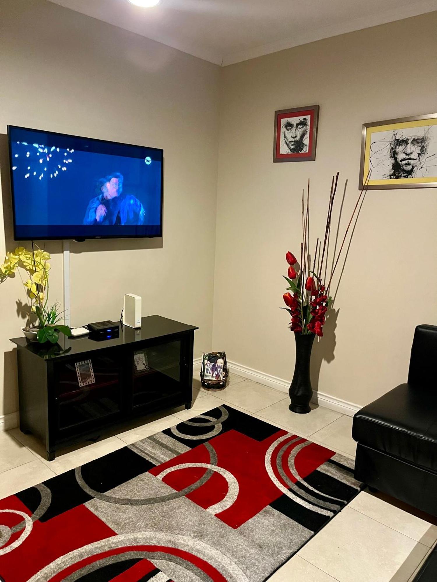The Brompton's Luxury Apartamento Kingston