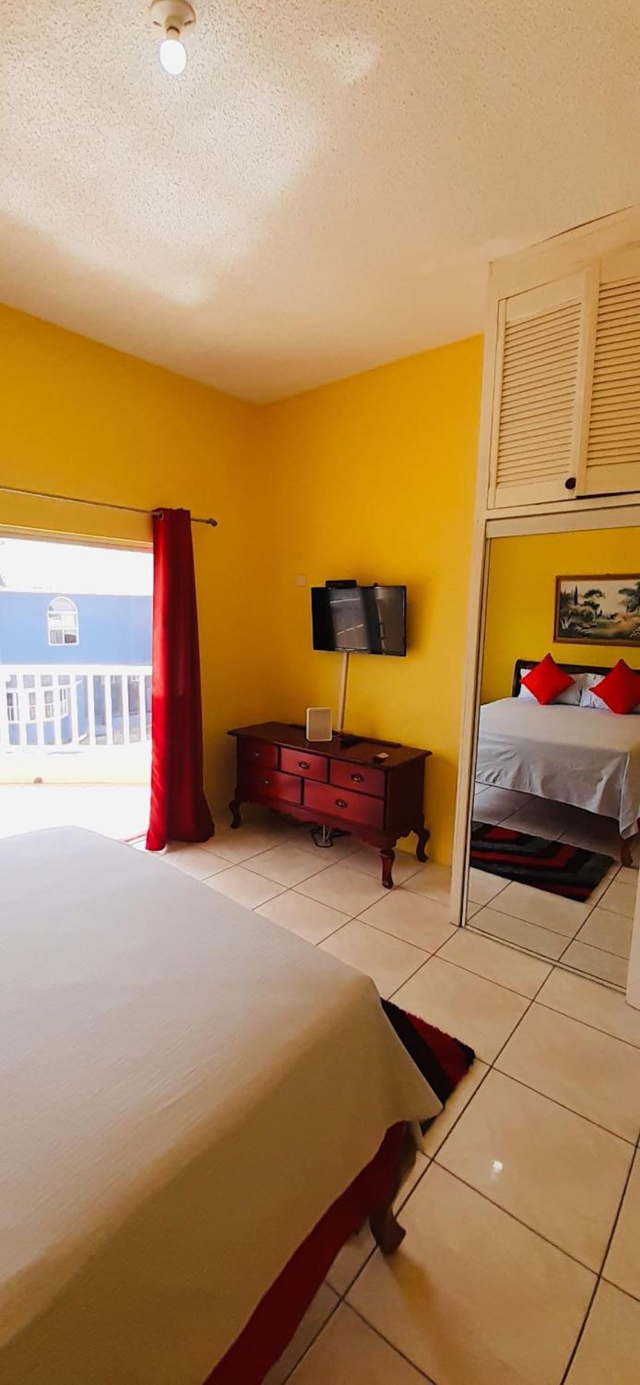 Spring Palm Estate Apartment St Mary