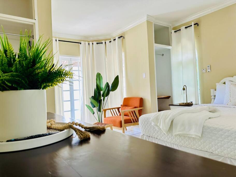 Falcon Islandview - Airport Pickup Available - 24Security *