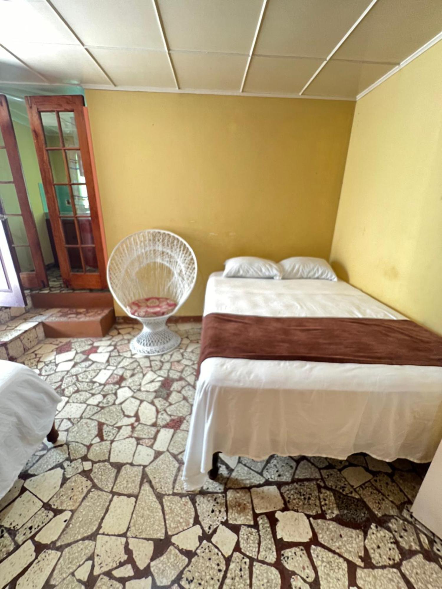 Cozy Family 2* Port Antonio