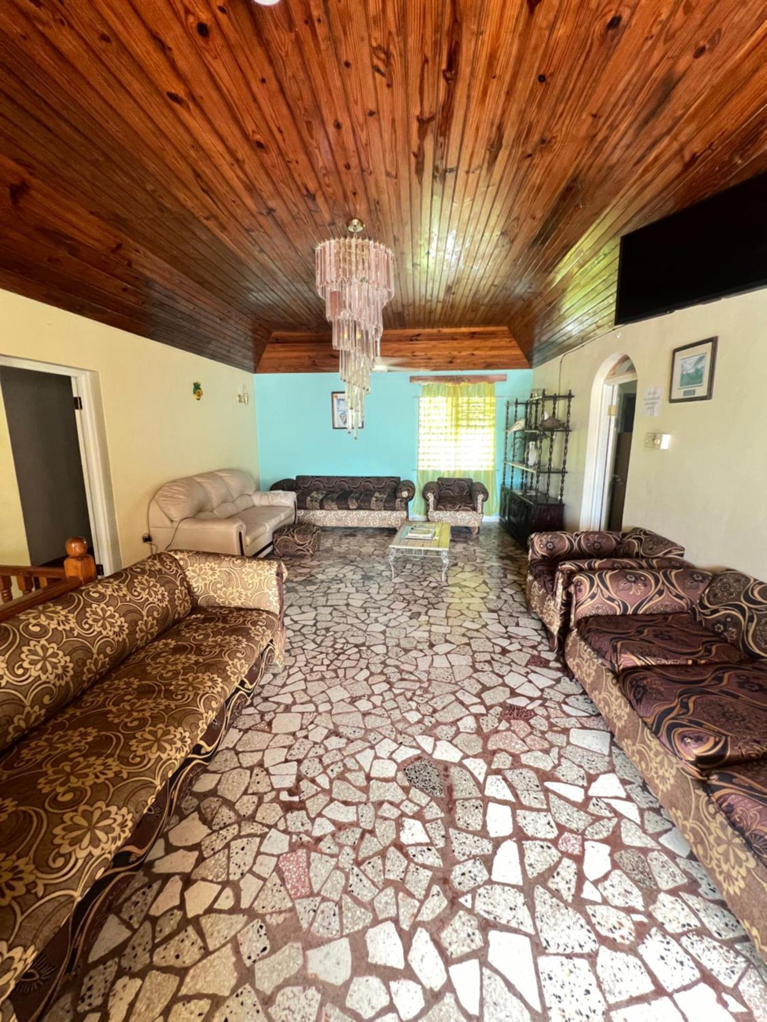 Cozy Family 2* Port Antonio