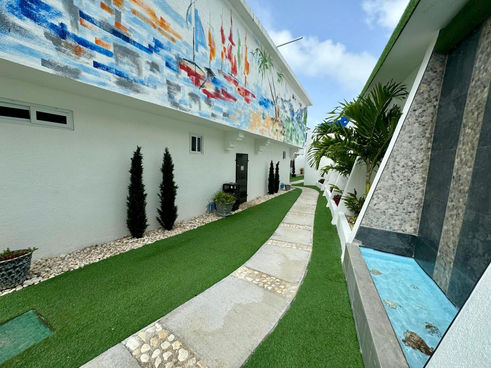 Hospitality Expert Bts 2 - Pool & Chef Holiday home