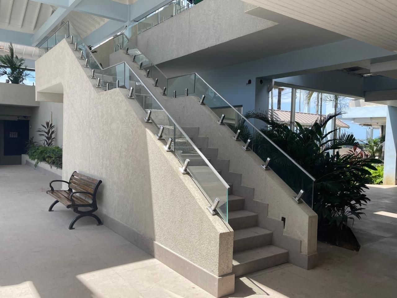 Oceanfront W/ Free Parking + High Speed Wifi