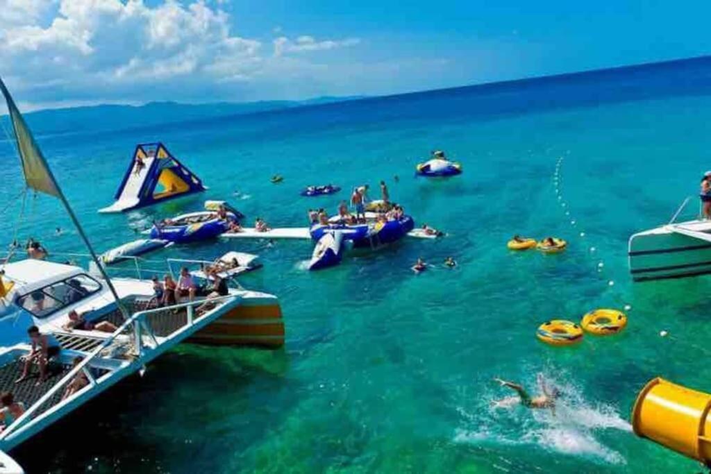 Cozy - Nightlife Restaurant Shopping Apartment Montego Bay