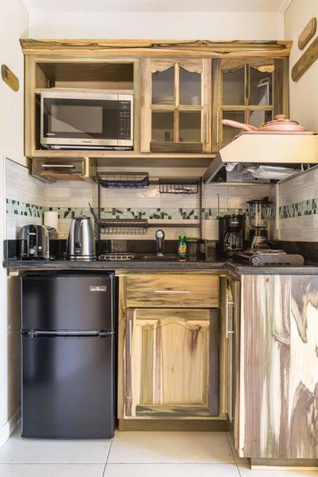 Cozy - Nightlife Restaurant Shopping Apartment Montego Bay