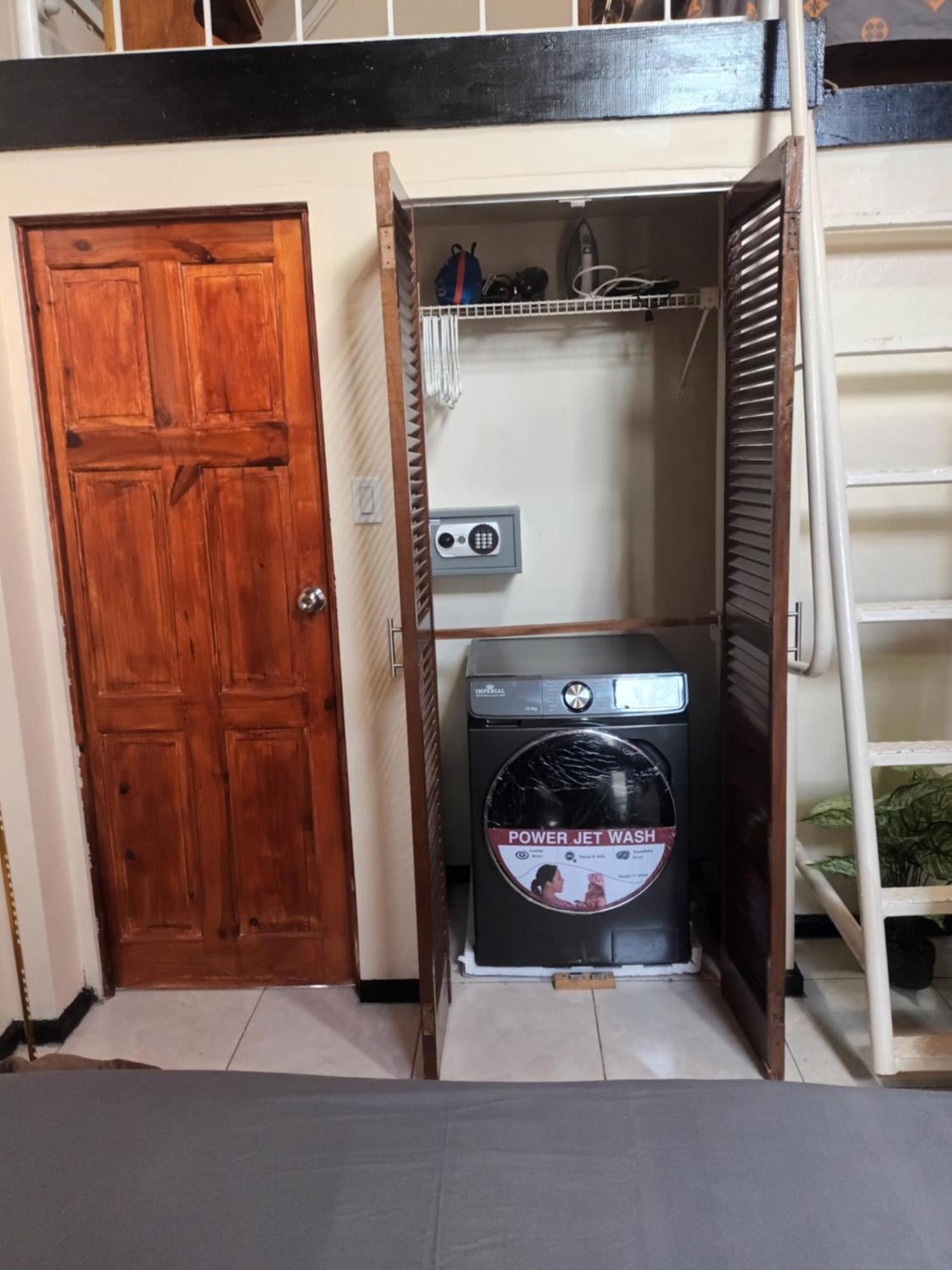 Apartment Oceanfront W/ Free Parking + High Speed Wifi *