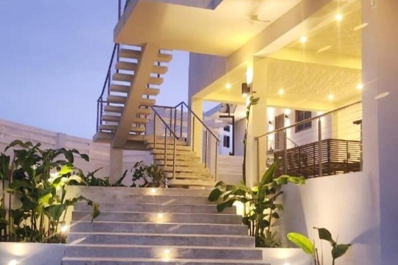 Villa Santosha Jm - 10 Bedroom W Private Whitehouse