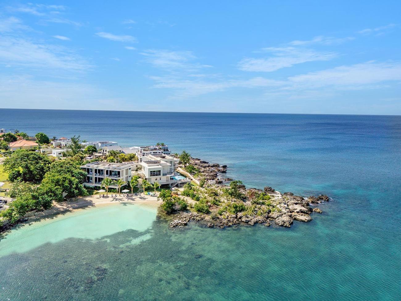 Santosha Jm - 10 Bedroom W Private Villa